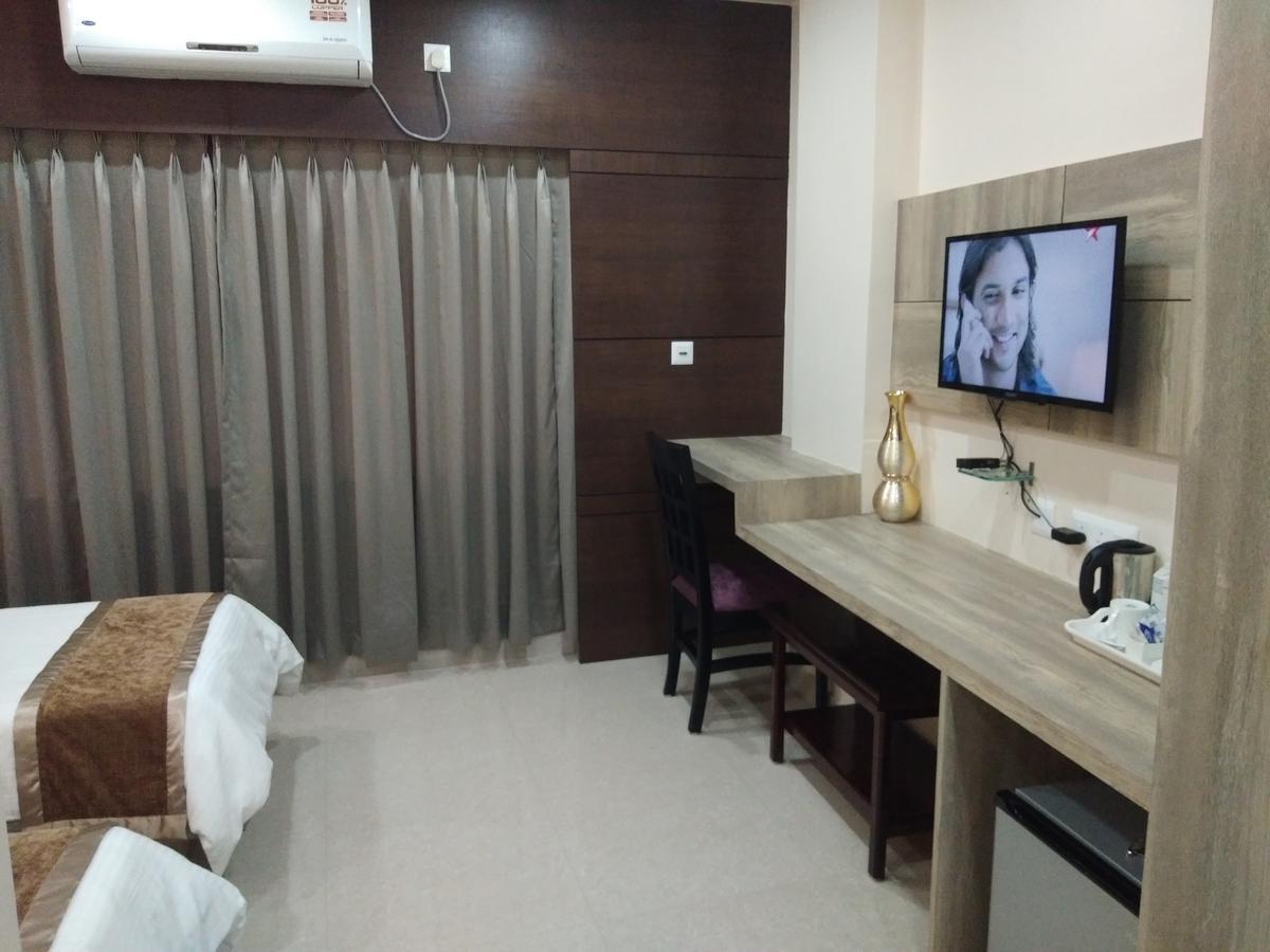 Hotel Welkin Residency Tezpur エクステリア 写真