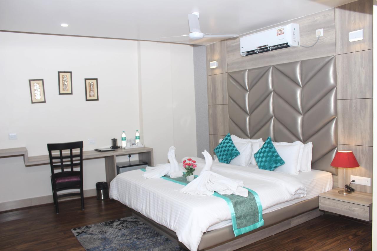 Hotel Welkin Residency Tezpur エクステリア 写真